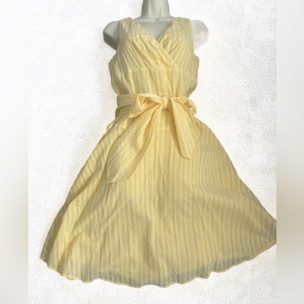 Yellow BCBG Paris Striped Sleeveless Dress bow white a line summer vacation 10
